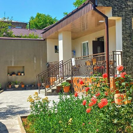 Inexpensive House Bed & Breakfast Vanadzor Eksteriør bilde